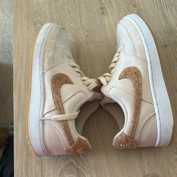 Shoes - Picture 5 of 6